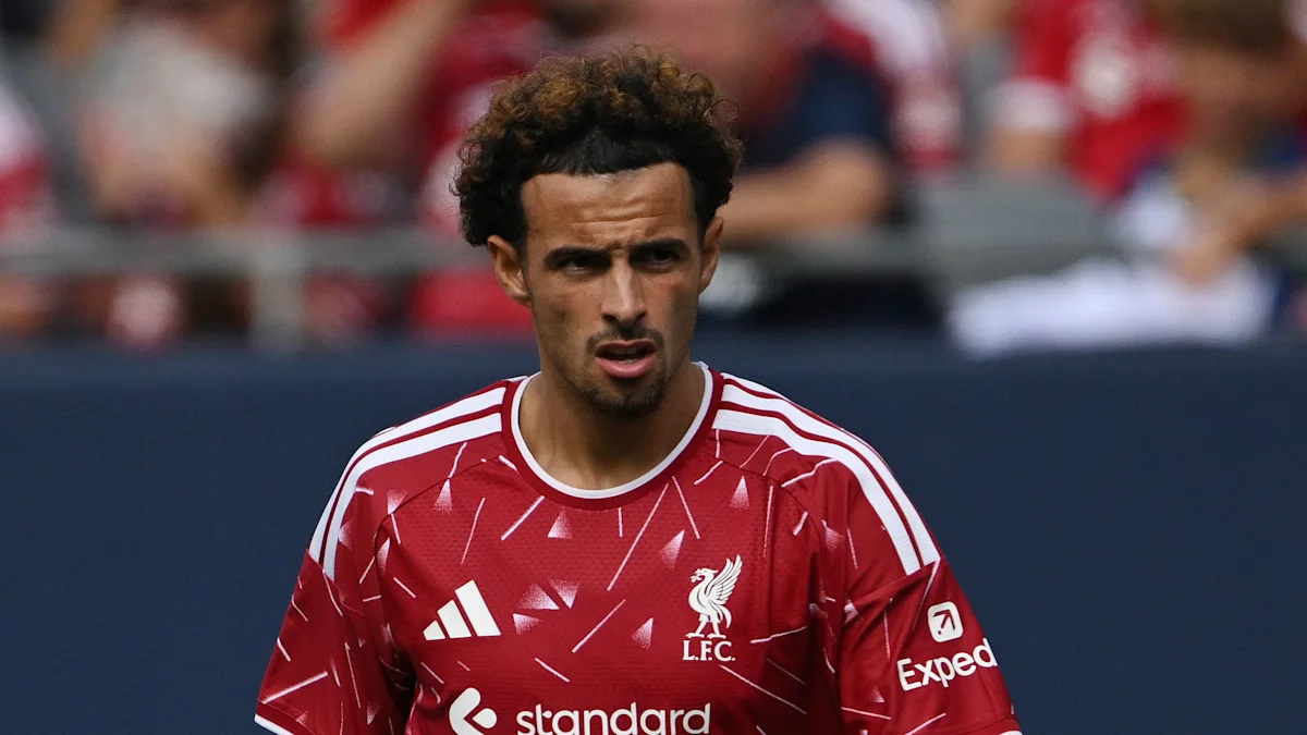 Gelandang Liverpool Curtis Jones saat sesi latihan di AXA Training Centre