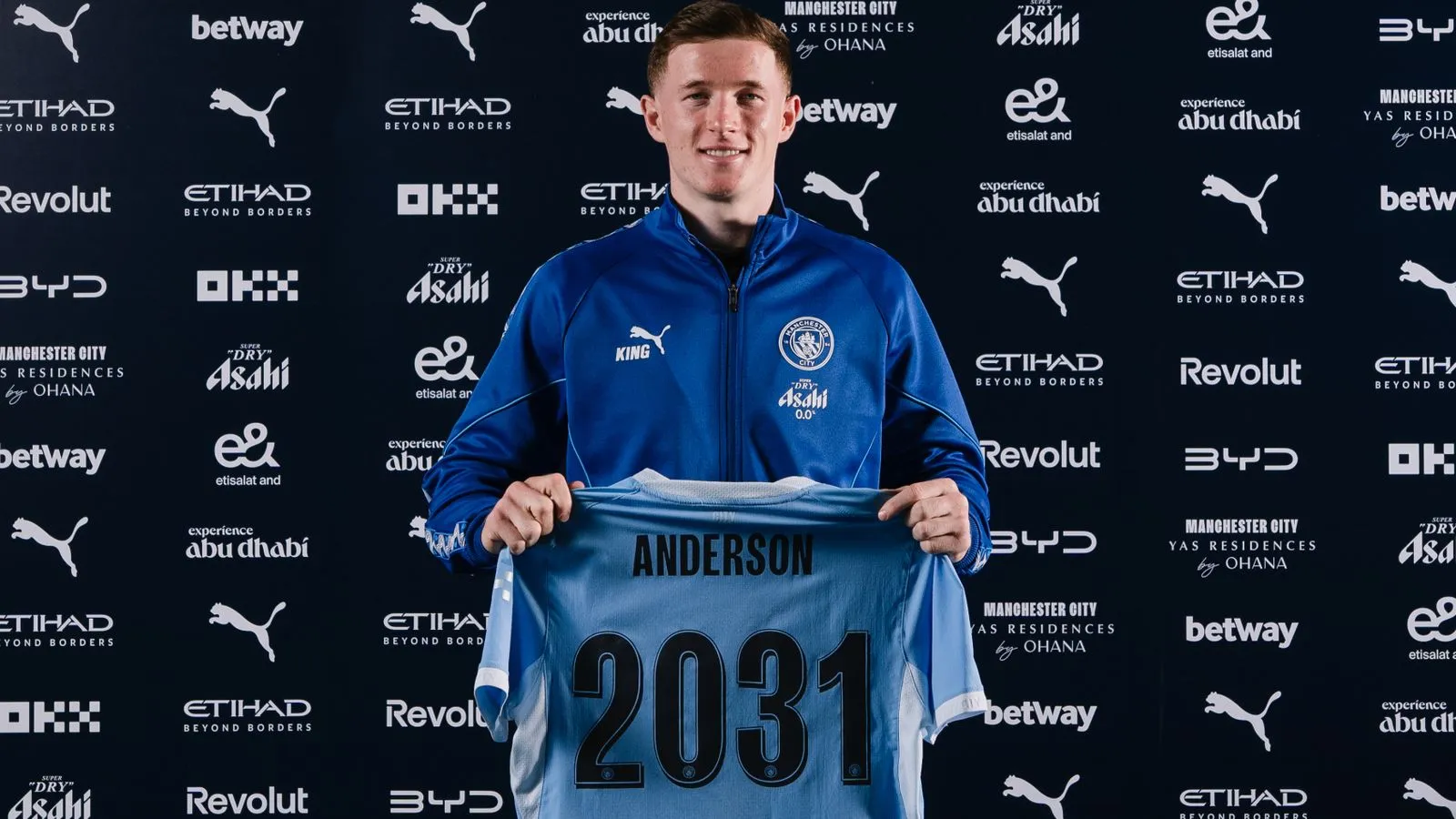 Gelandang baru Manchester City Elliot Anderson usai merampungkan transfer dari Nottingham Forest