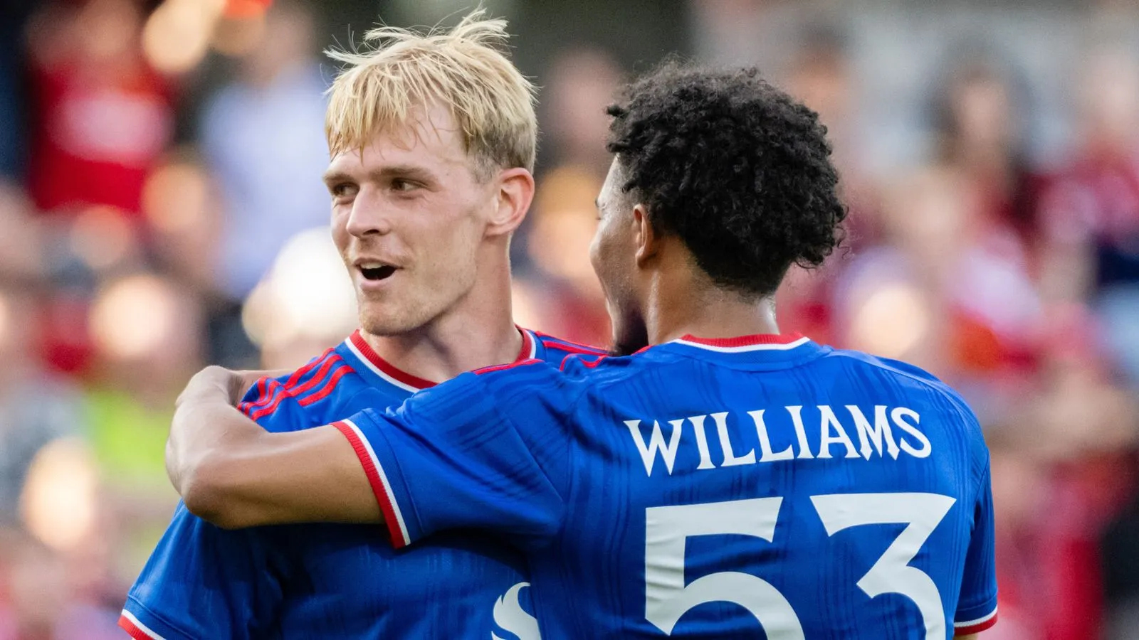 Skuad Manchester United merayakan gol dalam laga pramusim melawan Rosenborg di Trondheim