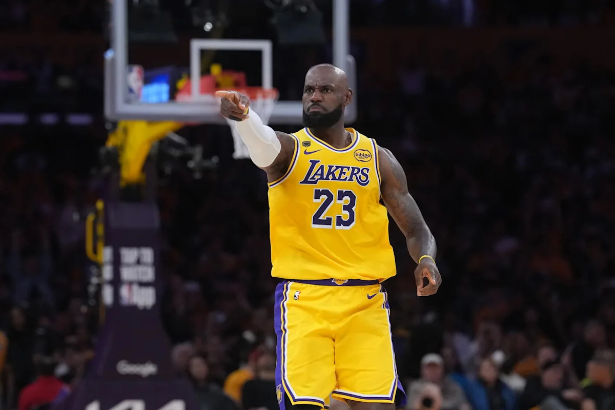 LeBron James dan Joel Embiid bersiap menghadapi musim baru NBA bersama Philadelphia 76ers