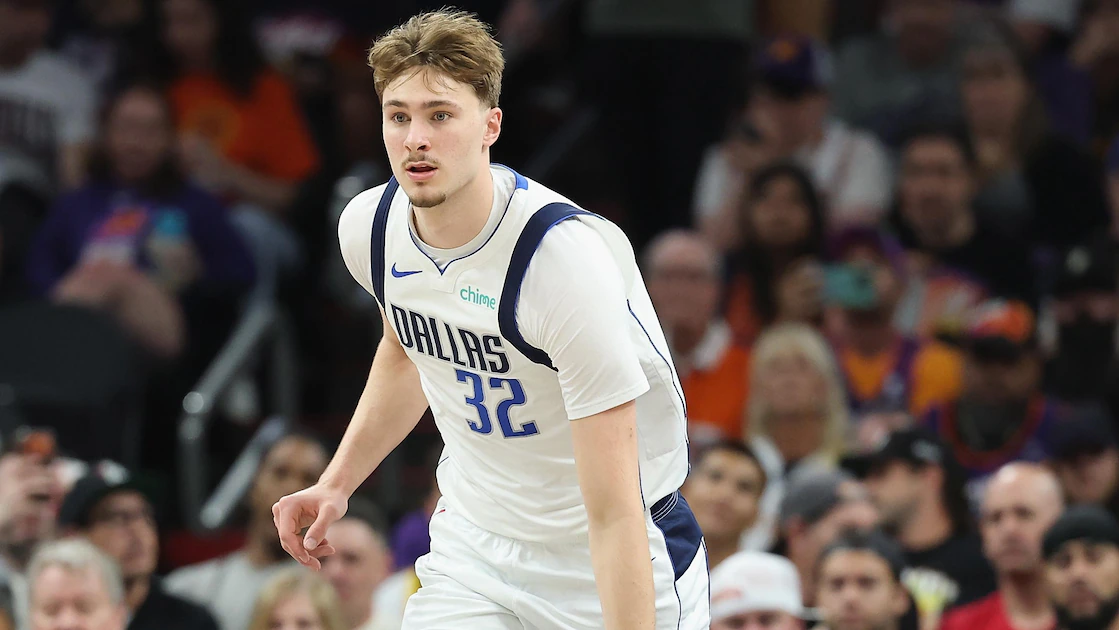 Kartu langka bertanda tangan Cooper Flagg yang diburu kolektor NBA