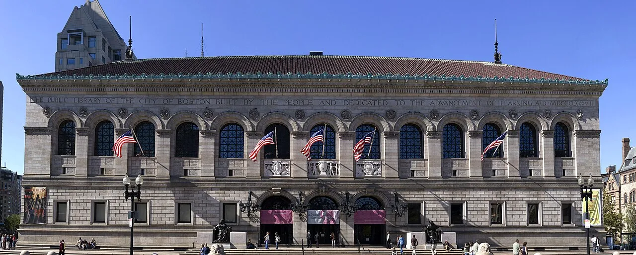 Tampak depan gedung utama Boston Central Library di Copley Square Boston