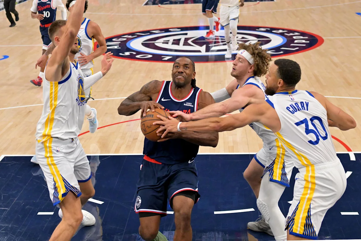 Pemain Los Angeles Clippers Kawhi Leonard saat bertanding di lapangan