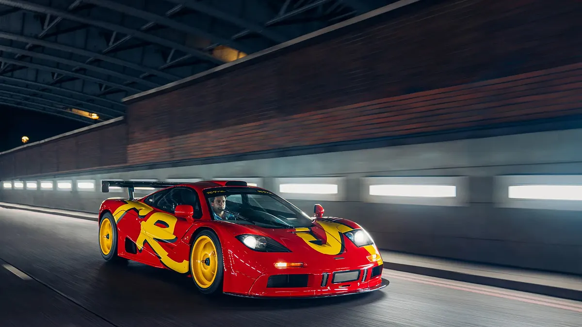 Mobil McLaren F1 GTR milik Nick Mason drummer Pink Floyd yang terjual mahal
