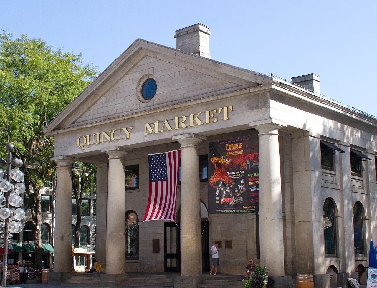 Profil dan sejarah kompleks pasar bersejarah Quincy Market di Downtown Boston