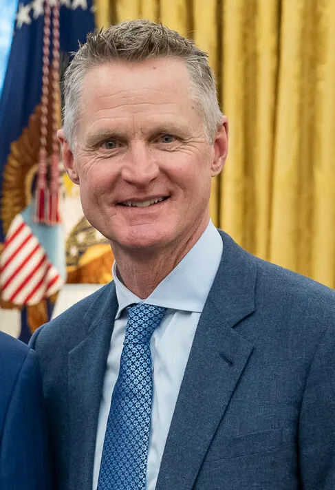Pelatih Golden State Warriors Steve Kerr di tepi lapangan NBA