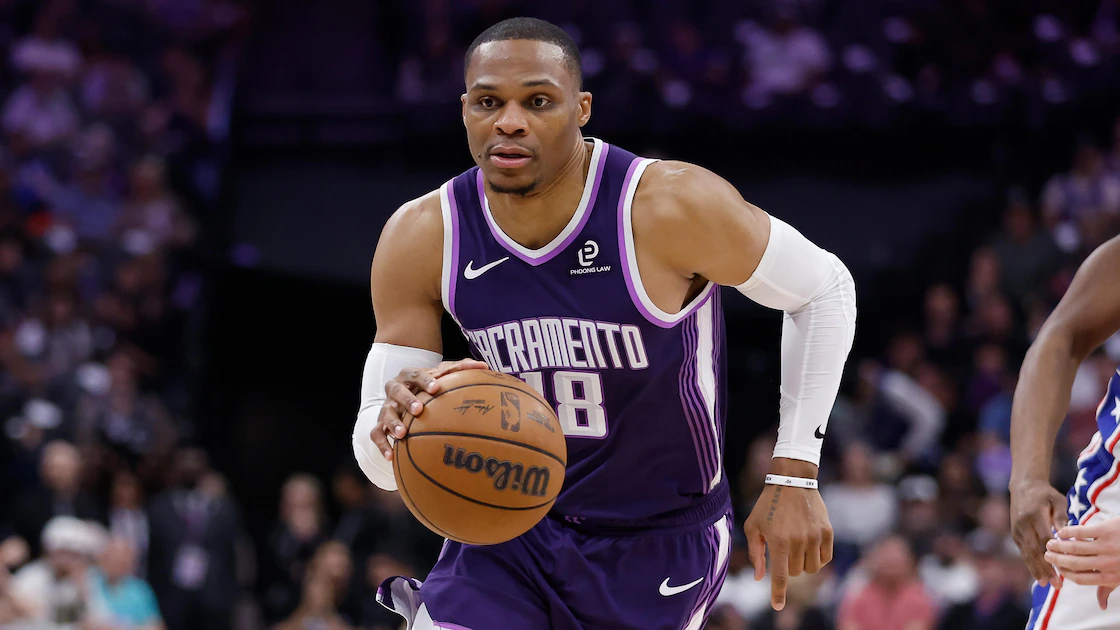 Pemain veteran NBA Russell Westbrook saat melakoni pertandingan basket