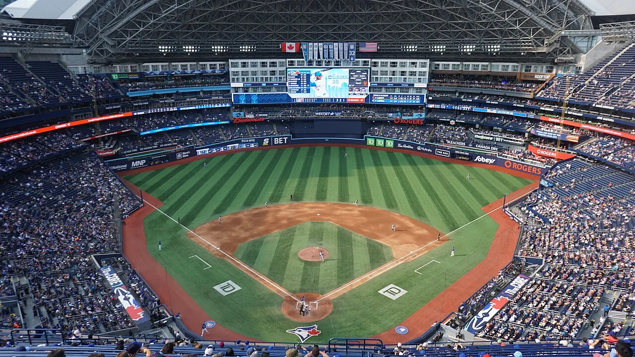 Stadion ikonik Rogers Centre di pusat kota Toronto